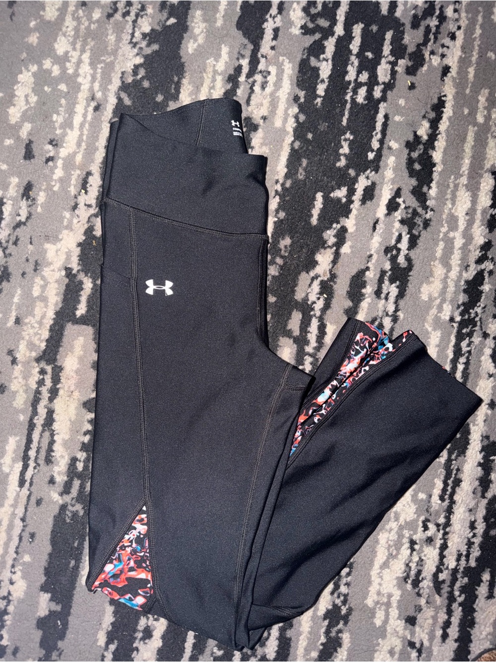 Under Armour Black Leggings with Multicolor Abstract Hem XS